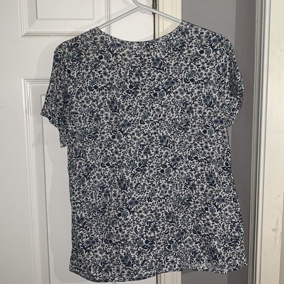 Floral tee - Picture 2 of 3